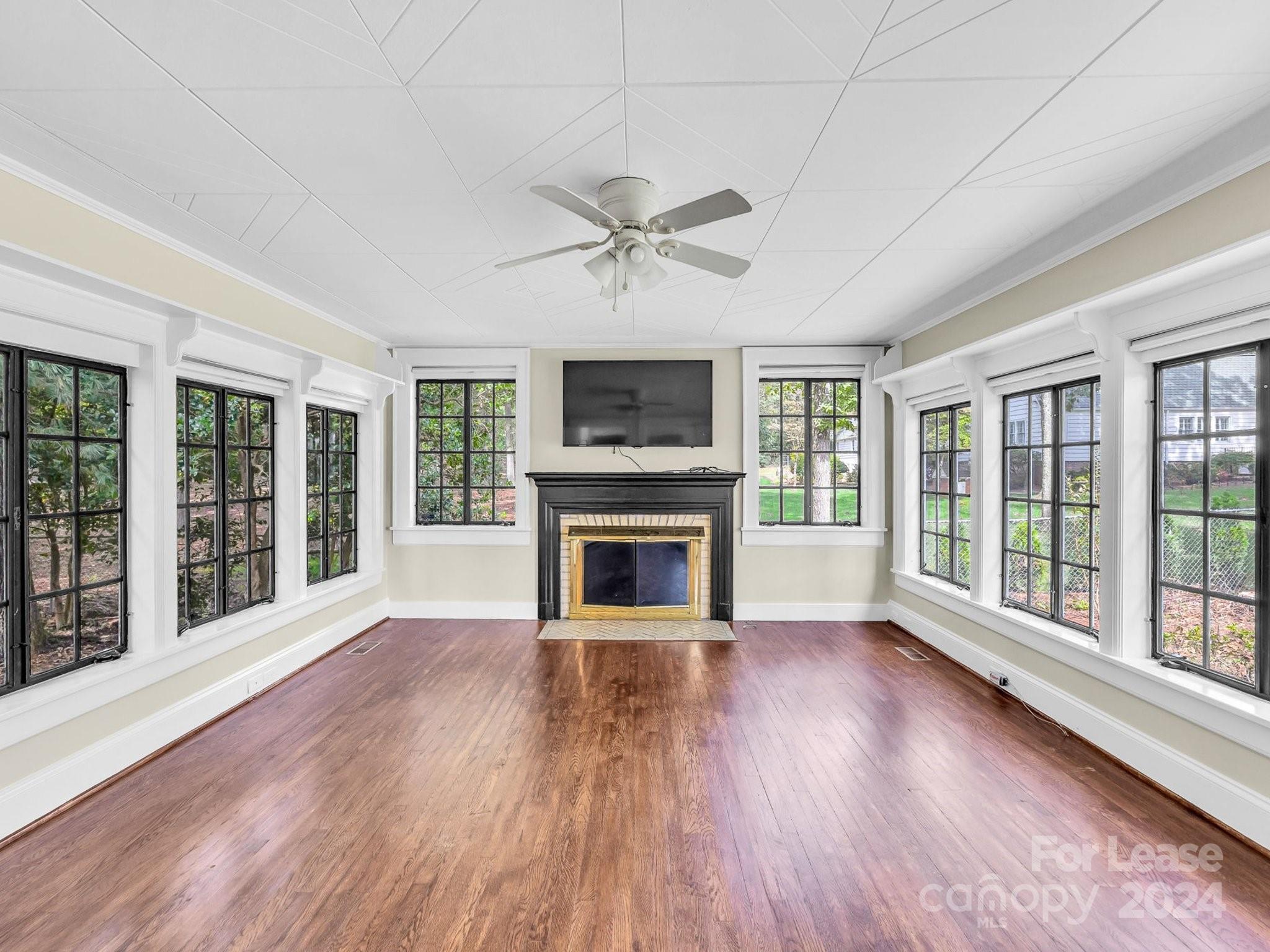 Property image 2 of 120 W Colonial Drive in Milford Hills, Salisbury, NC 28144