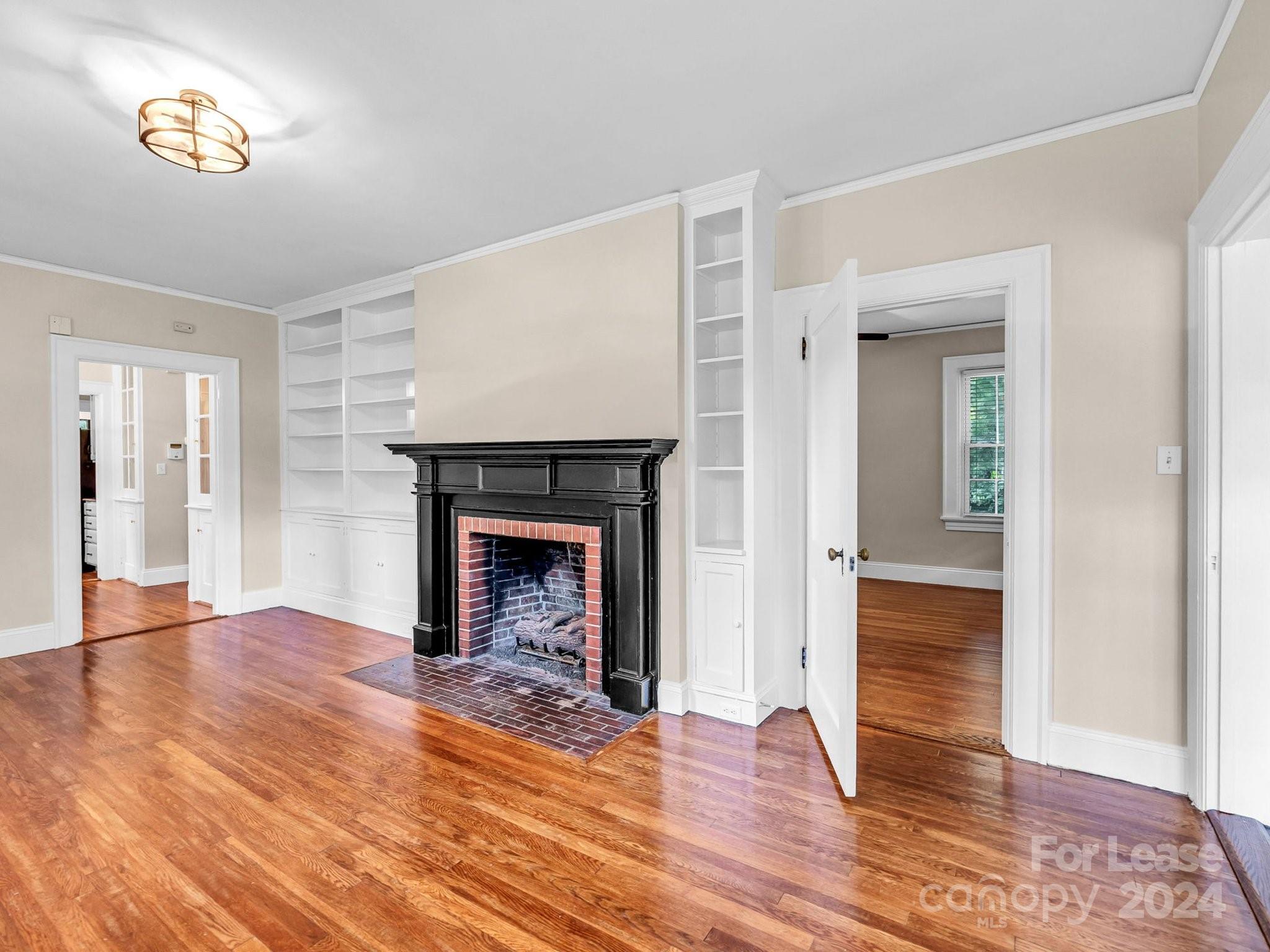 Property image 5 of 120 W Colonial Drive in Milford Hills, Salisbury, NC 28144