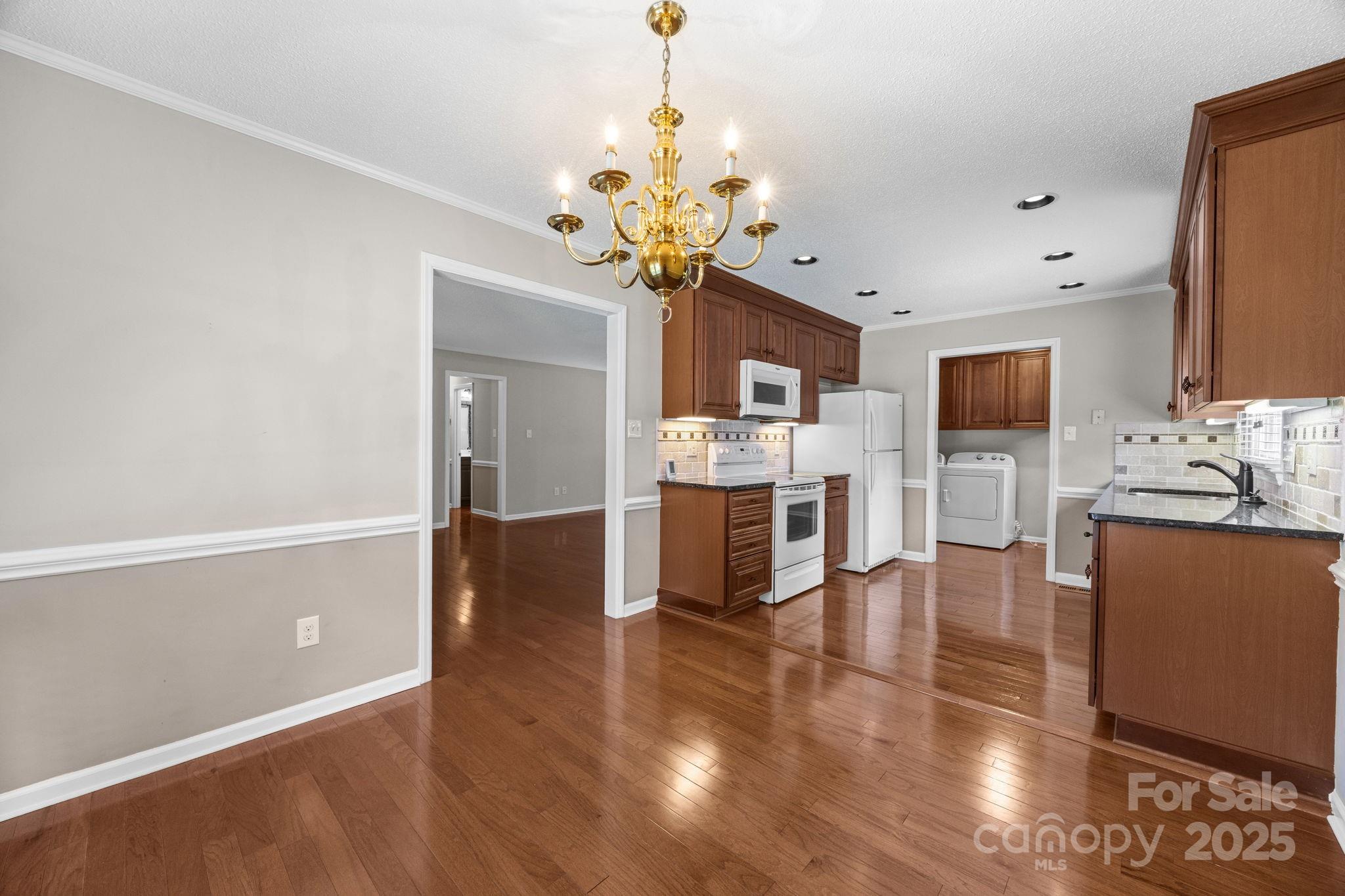 Property image 4 of 2624 Castlewood Drive in Castlewood, Gastonia, NC 28056