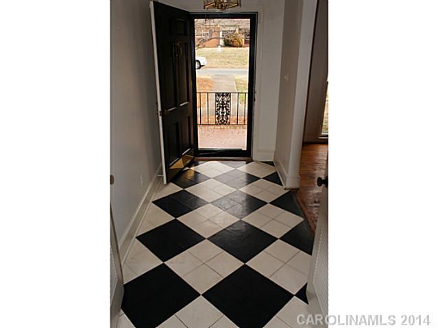 Property image 2 of 3734 Warrington Drive in The Cloisters, Charlotte, NC 28211
