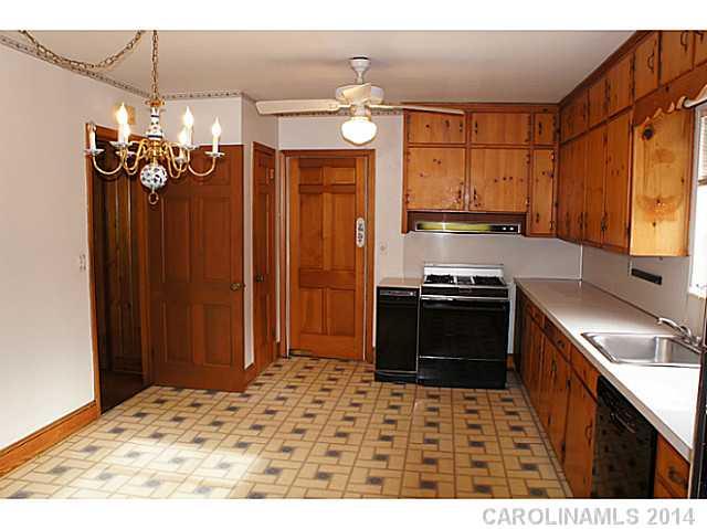 Property image 5 of 3734 Warrington Drive in The Cloisters, Charlotte, NC 28211