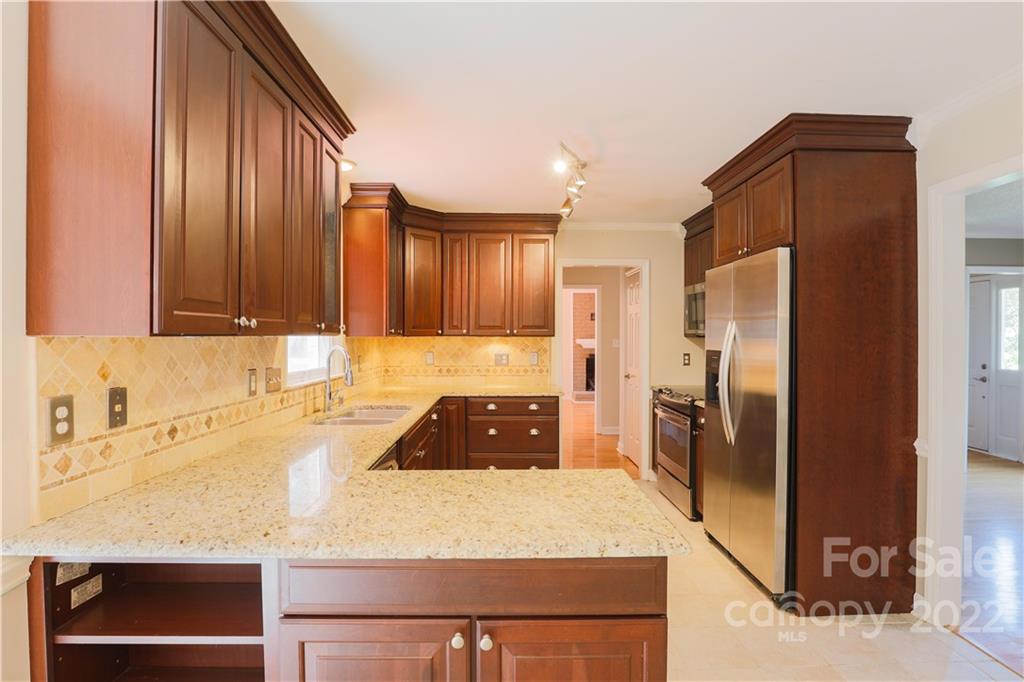 Property image 4 of 1492 Freedom Court in Colony Woods, Gastonia, NC 28054