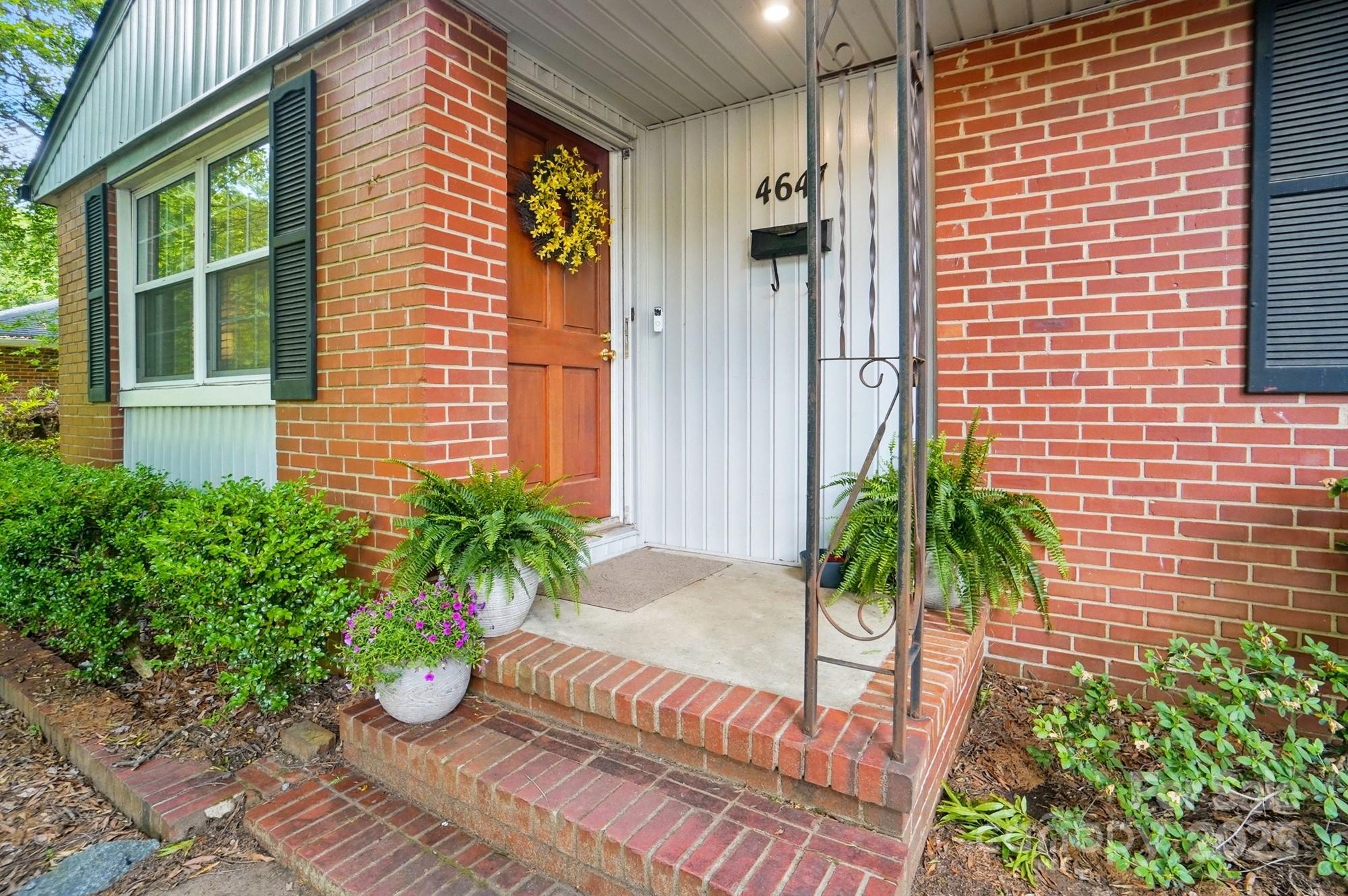 Property image 2 of 4647 General Pershing Drive in Selwyn Park, Charlotte, NC 28209