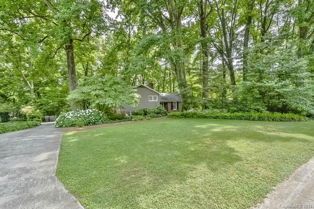 Property image 2 of 2612 Cloister Drive in The Cloisters, Charlotte, NC 28211
