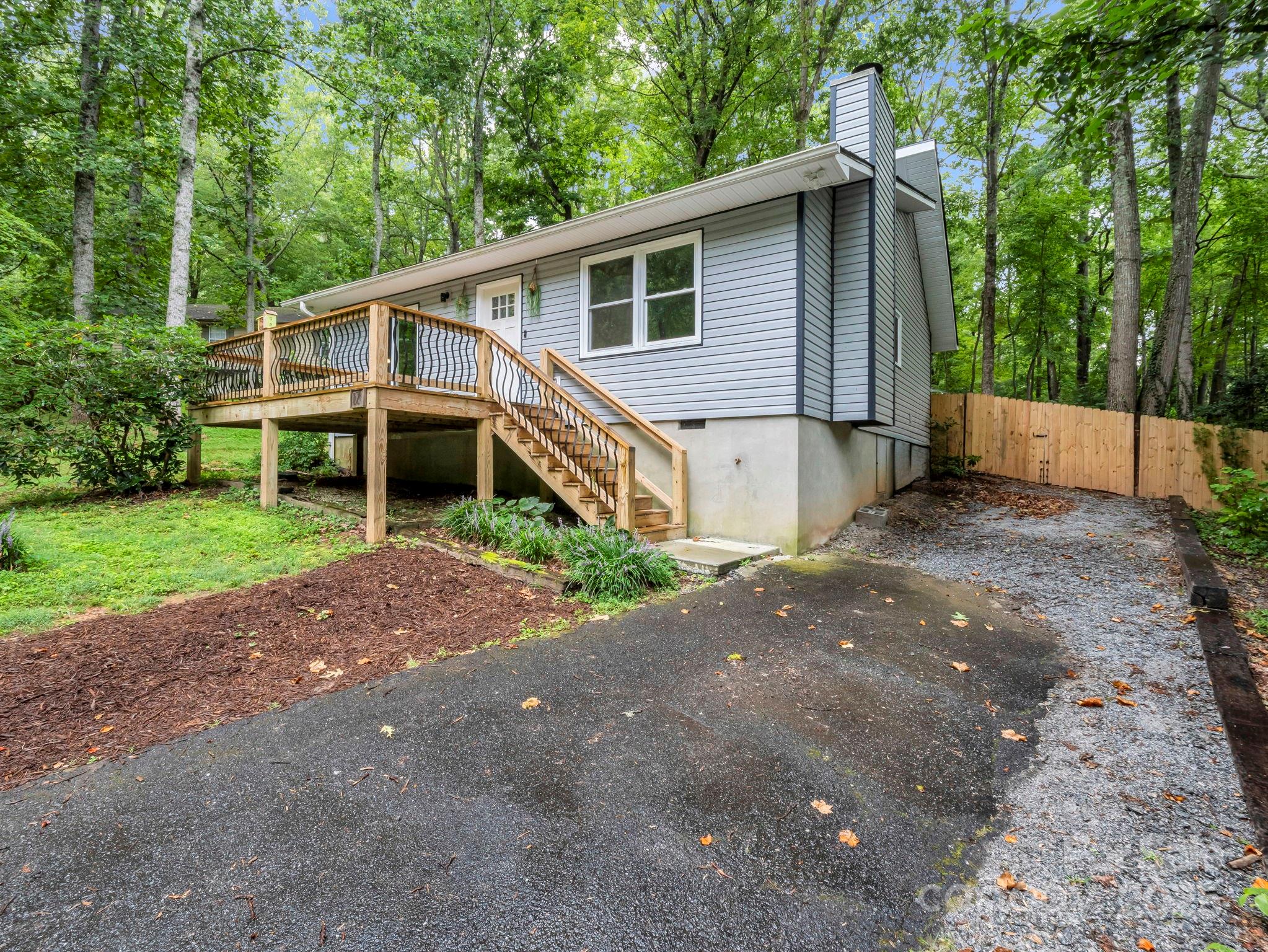 Property image 2 of 17 Valleywood Court in Sunset Ridge, Asheville, NC 28803