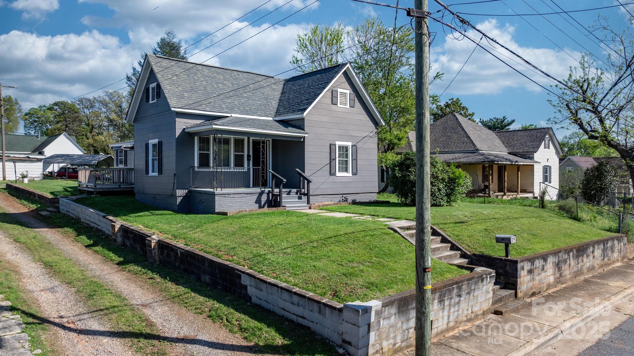 Property image 3 of 71 14th Street in Shuford Mill Village, Hickory, NC 28602