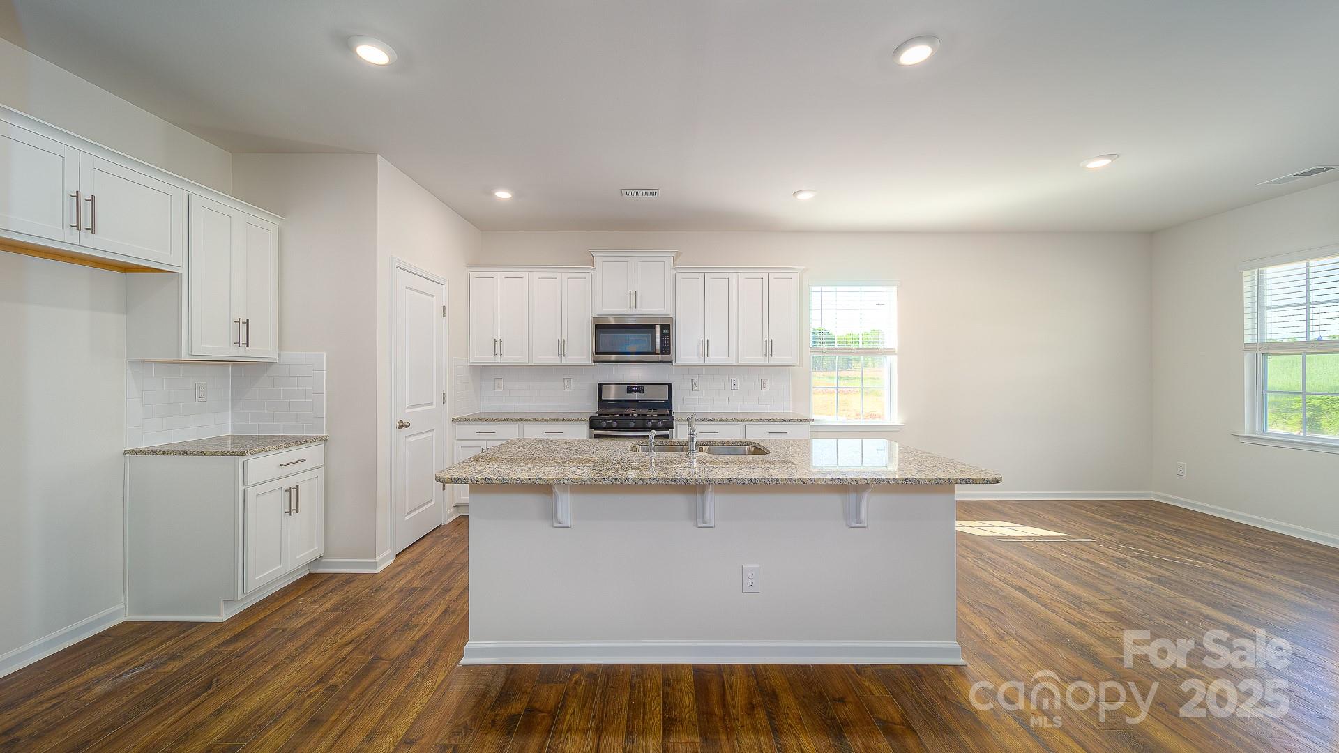 Property image 4 of 7712 Woolsey Drive in Nolen Farm, Gastonia, NC 28056