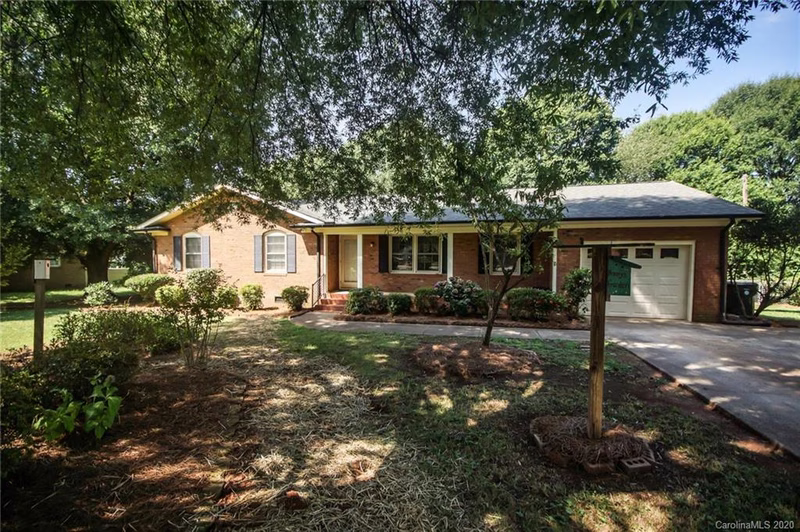 1612 Caromar Place
