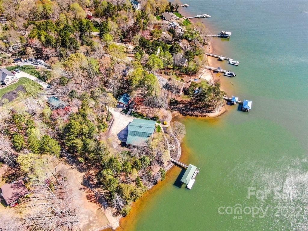 Property image 5 of 8807 Dog Leg Road in Sherwood Shores, Sherrills Ford, NC 28673