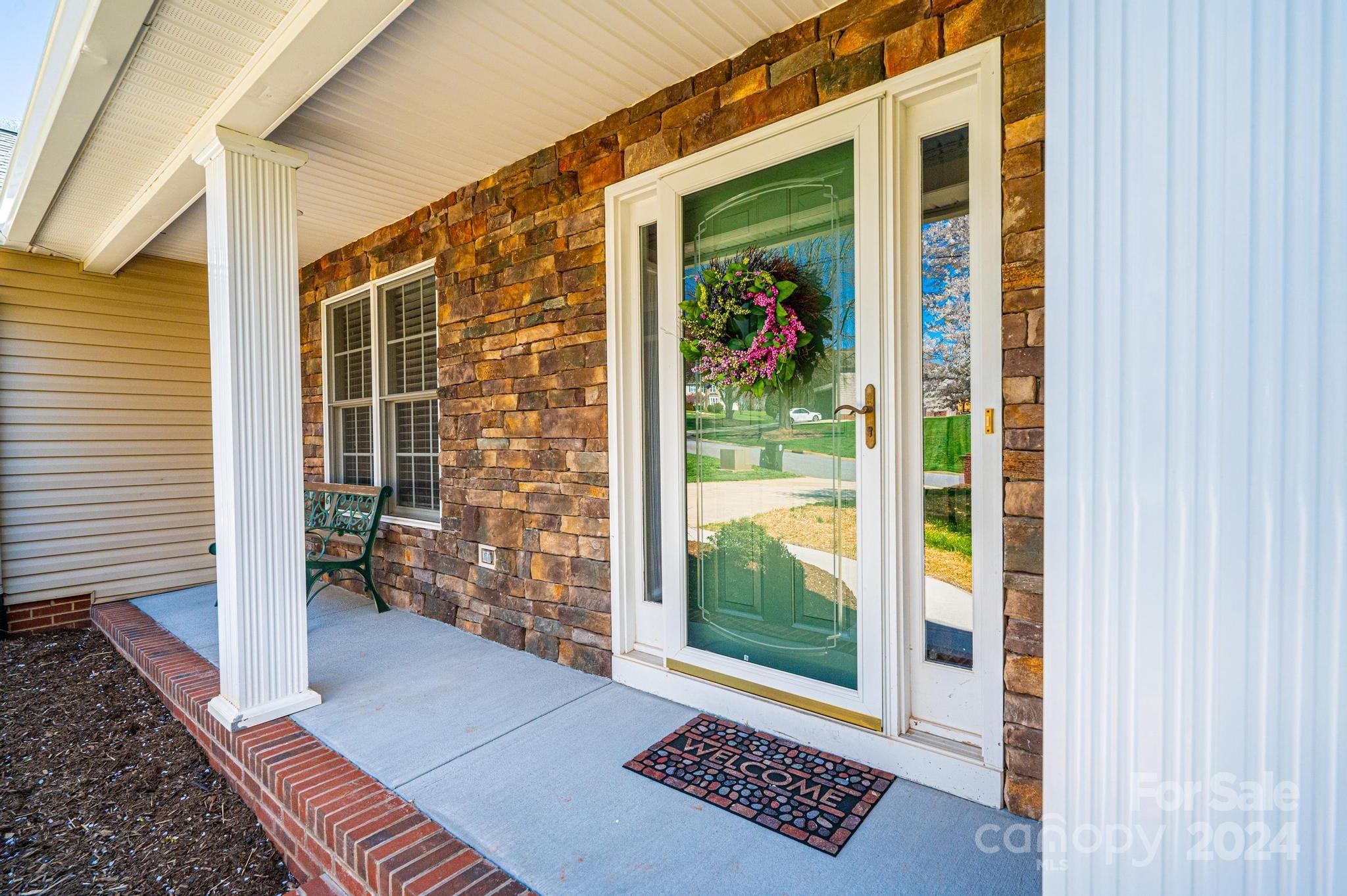 Property image 3 of 2708 Touchstone Circle in Walnut Creek, Newton, NC 28658