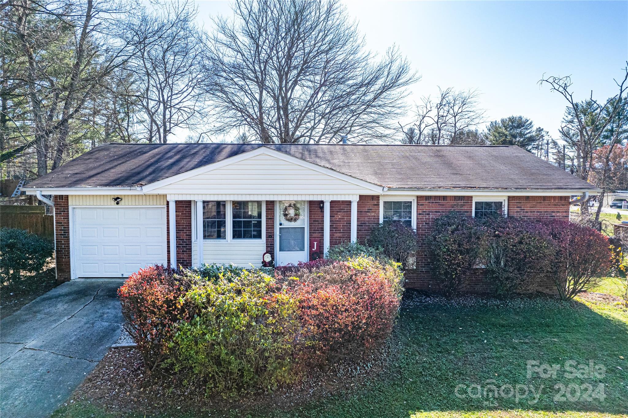 Property image 2 of 710 Dana Road in Willowbrook, Hendersonville, NC 28792