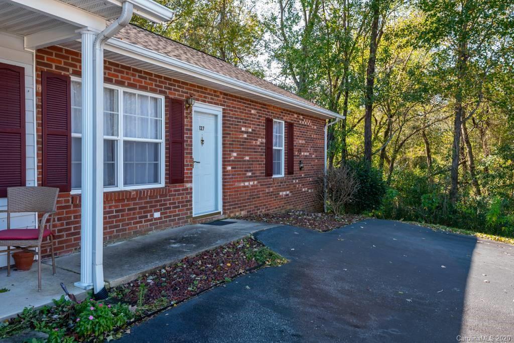 Property image 2 of 127 24th Street in Mimosa Gardens, Hickory, NC 28601