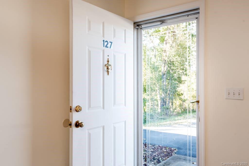 Property image 5 of 127 24th Street in Mimosa Gardens, Hickory, NC 28601