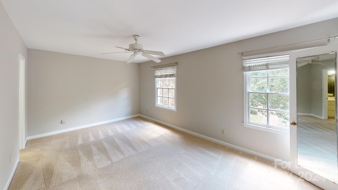 Property image 2 of 6619 Bunker Hill Circle in Olde Georgetowne, Charlotte, NC 28210
