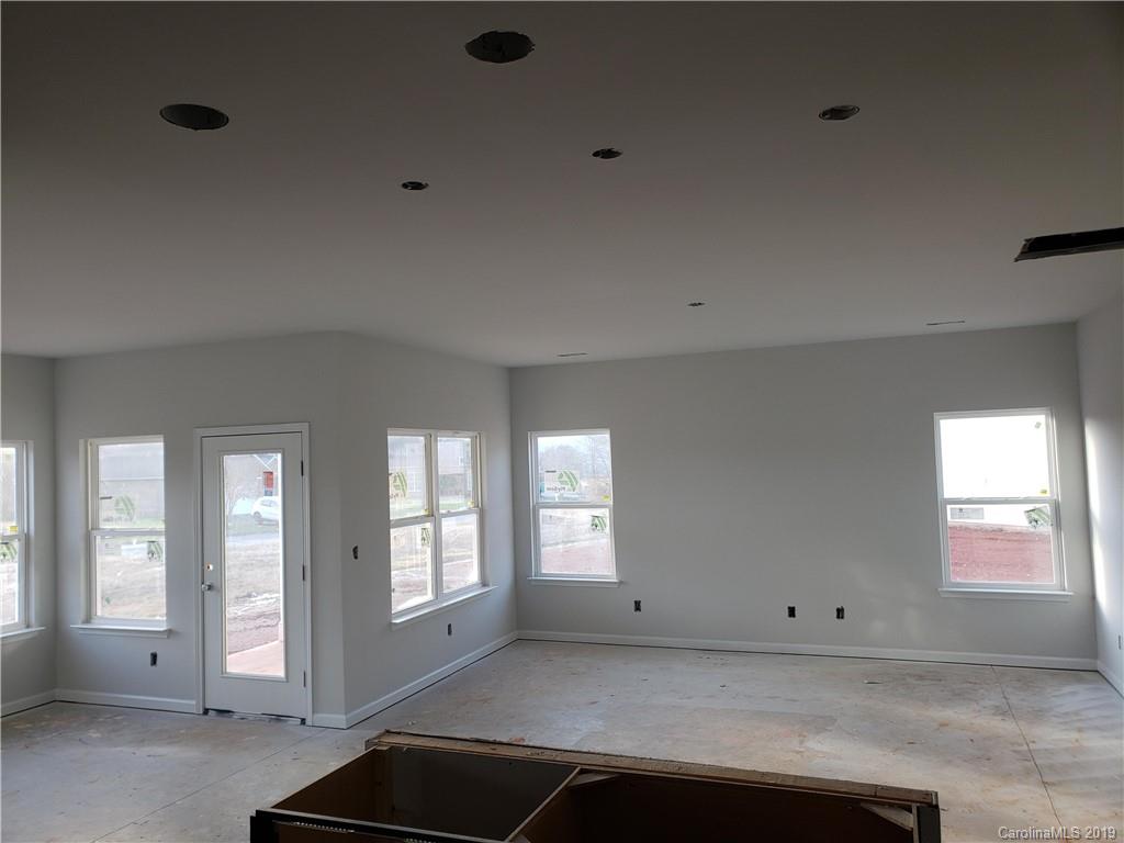 Property image 4 of 811 Foxmeade Court in Reserve at the Country Club, Salisbury, NC 28144