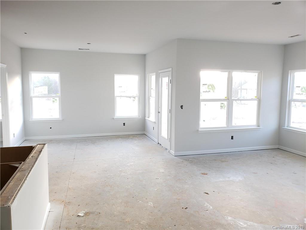 Property image 5 of 811 Foxmeade Court in Reserve at the Country Club, Salisbury, NC 28144