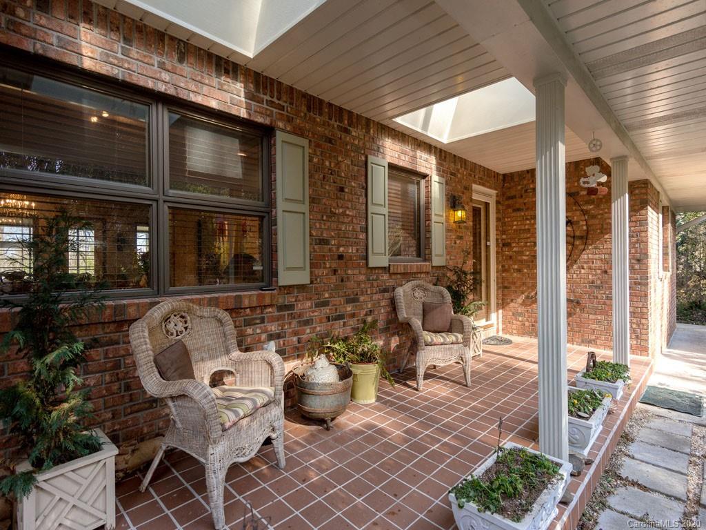 Property image 4 of 138 Larchmont Drive in Tamarac, Hendersonville, NC 28791