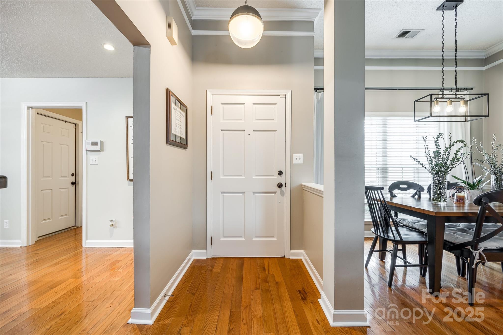 Property image 3 of 814 Water Wheel Court in Selwyn Farms, Charlotte, NC 28209