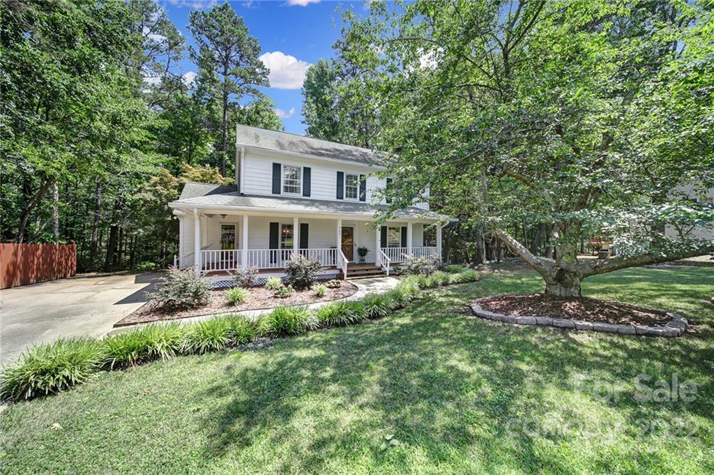 Property image 2 of 2001 Light Brigade Drive in Windrow II, Matthews, NC 28105