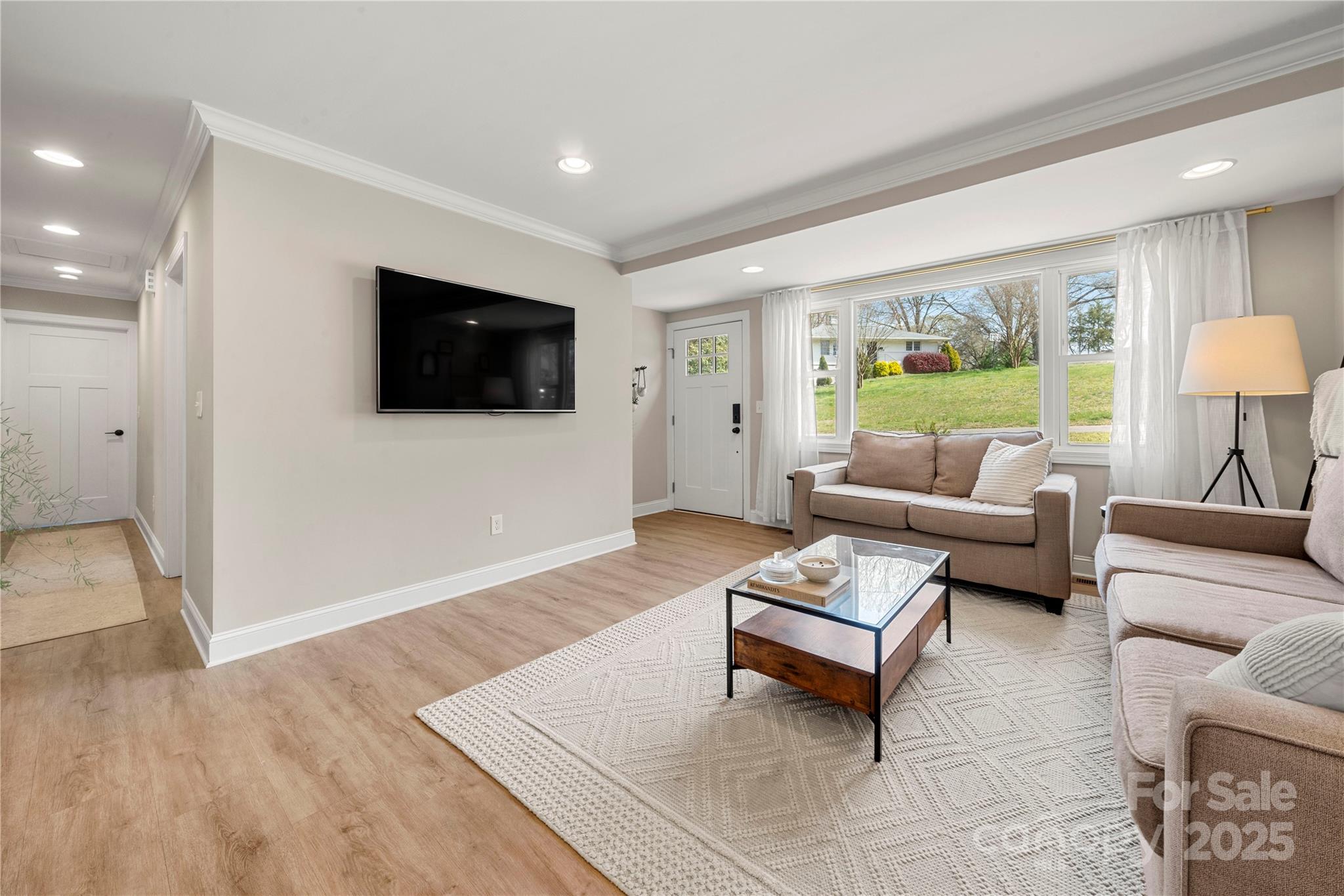 Property image 5 of 4820 Valley Stream Road in Selwyn Park, Charlotte, NC 28209