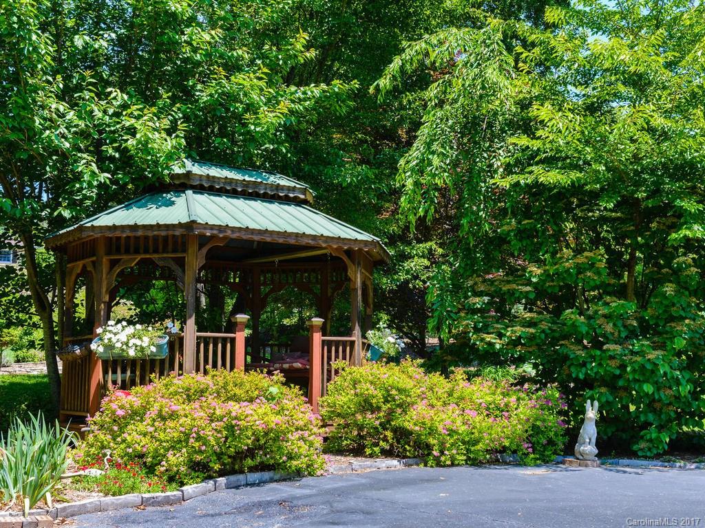 Property image 3 of 34 Two Tree Drive in Tamarac, Hendersonville, NC 28791