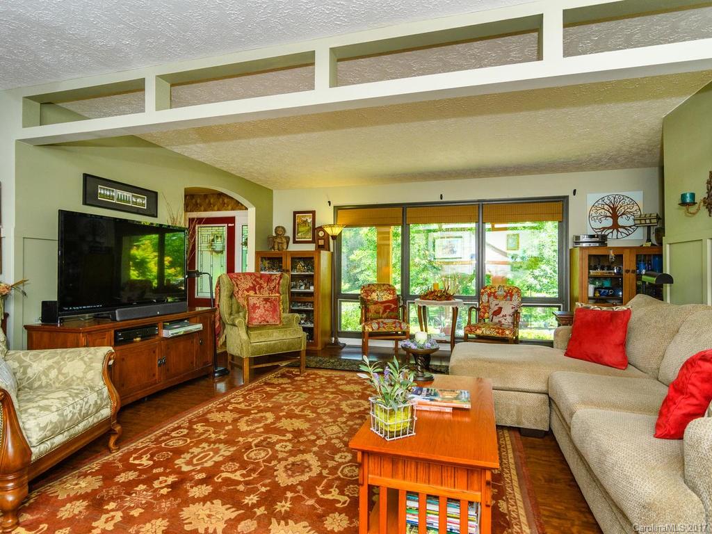 Property image 4 of 34 Two Tree Drive in Tamarac, Hendersonville, NC 28791