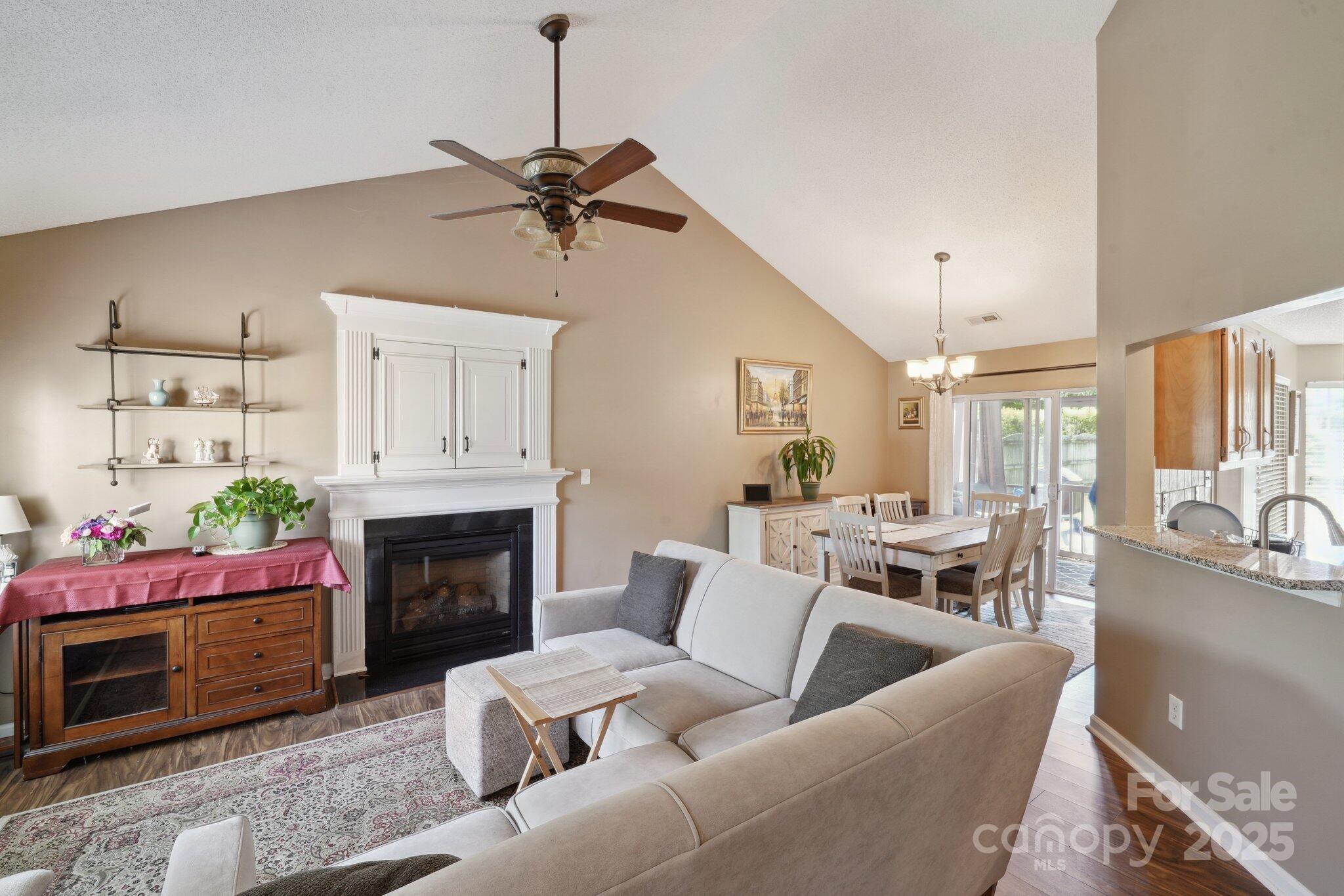 Property image 2 of 8105 Castlemaine Drive in Buckingham, Matthews, NC 28104