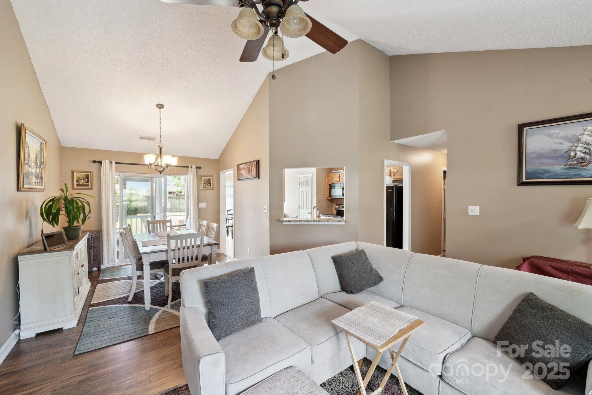 Property image 3 of 8105 Castlemaine Drive in Buckingham, Matthews, NC 28104