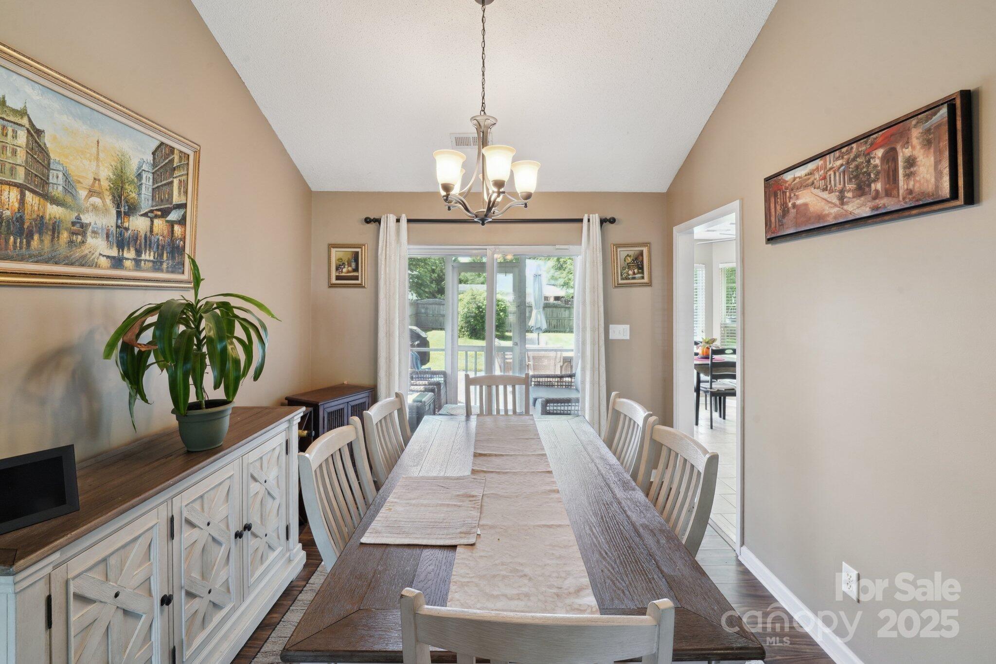 Property image 5 of 8105 Castlemaine Drive in Buckingham, Matthews, NC 28104