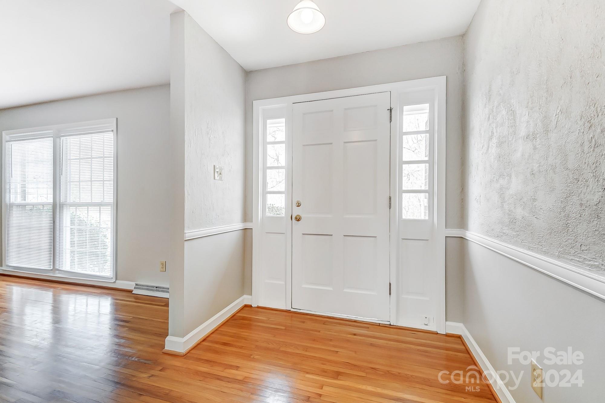 Property image 2 of 2916 Archdale Drive in Spring Valley, Charlotte, NC 28210