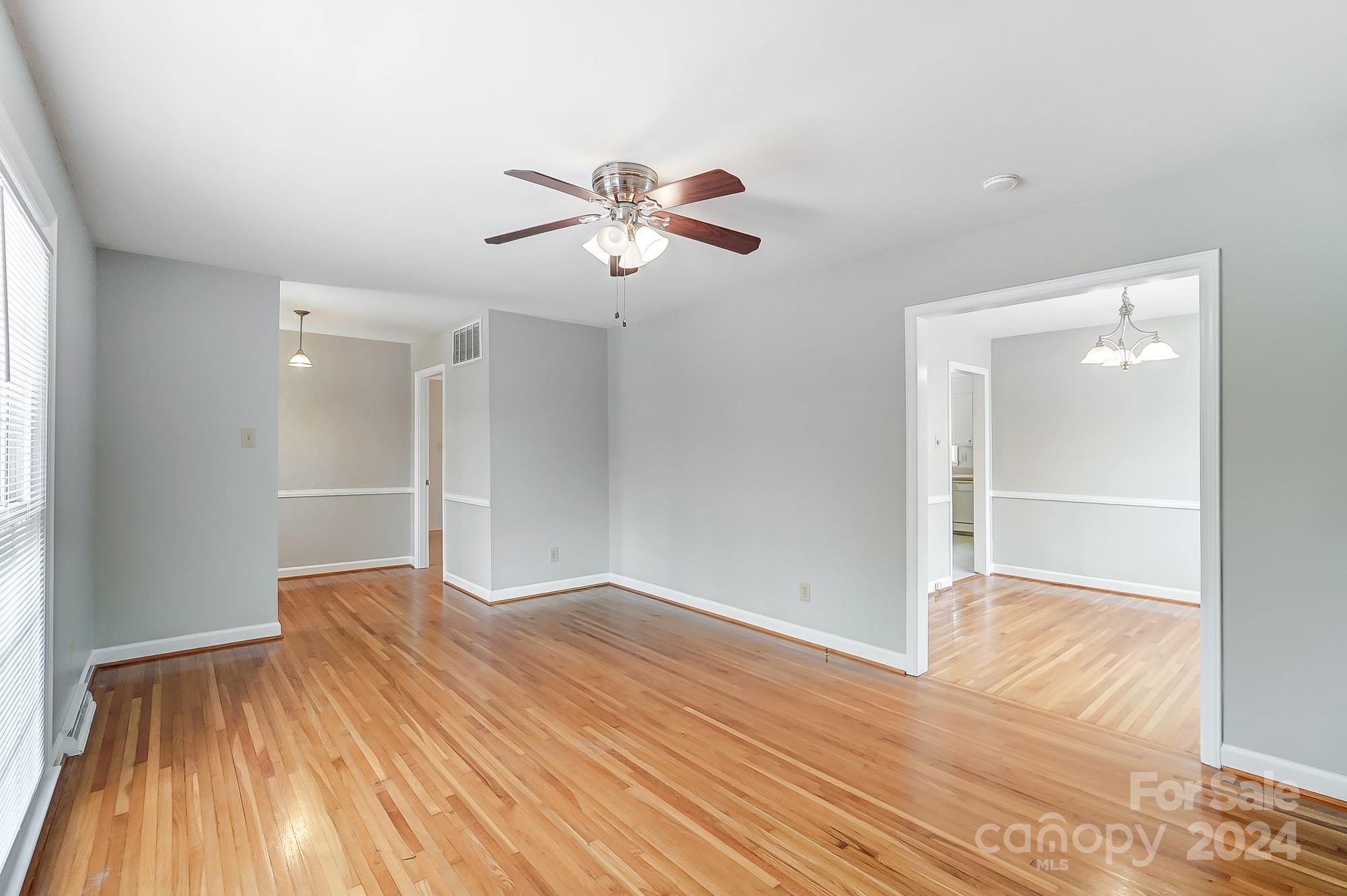 Property image 3 of 2916 Archdale Drive in Spring Valley, Charlotte, NC 28210