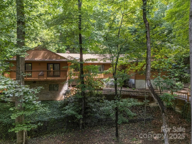 Timber Creek, Hendersonville Community