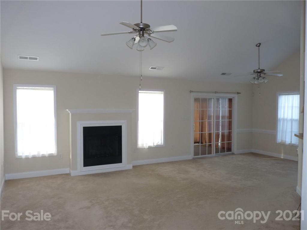 Property image 2 of 1014 Coral Bell Court in Wincrest, Monroe, NC 28110