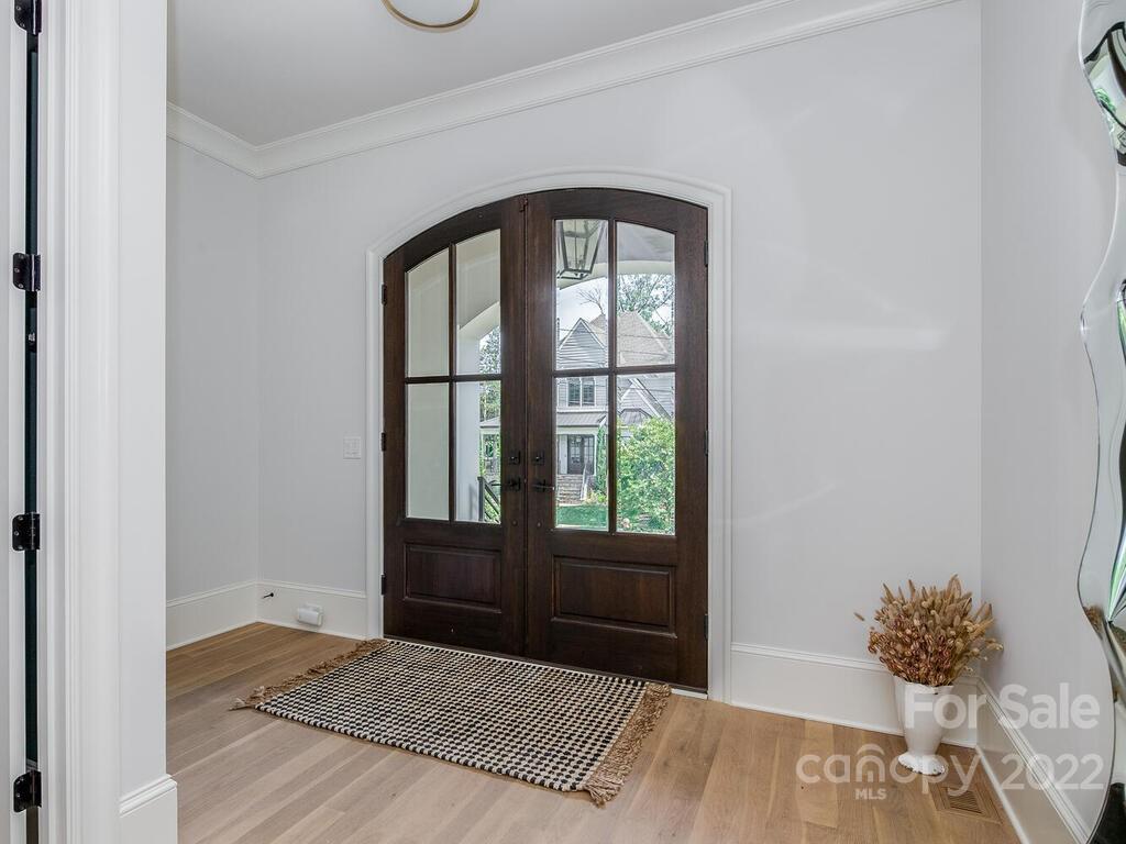 Property image 3 of 3013 Manor Road in Myers Park Manor, Charlotte, NC 28209