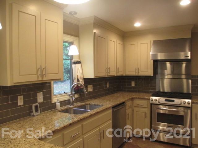 Property image 4 of 2828 Wimbledon Drive in Southampton, Gastonia, NC 28056