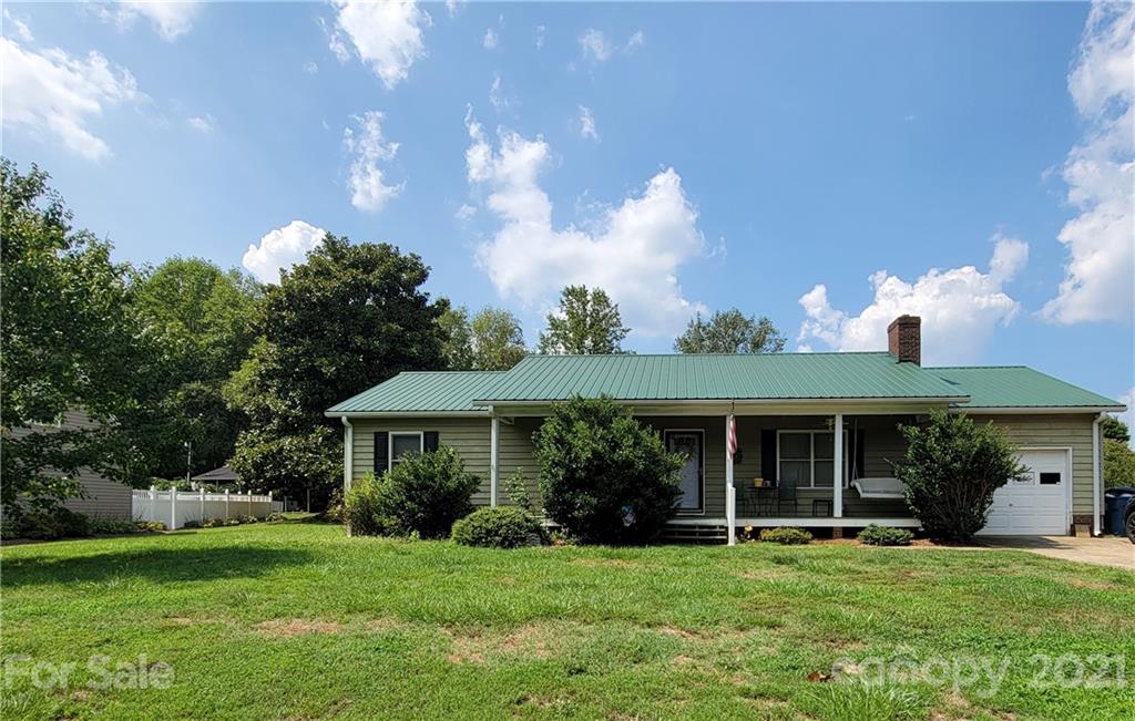 Property image 3 of 4874 Maggie Drive in Forest Ridge, Hickory, NC 28602