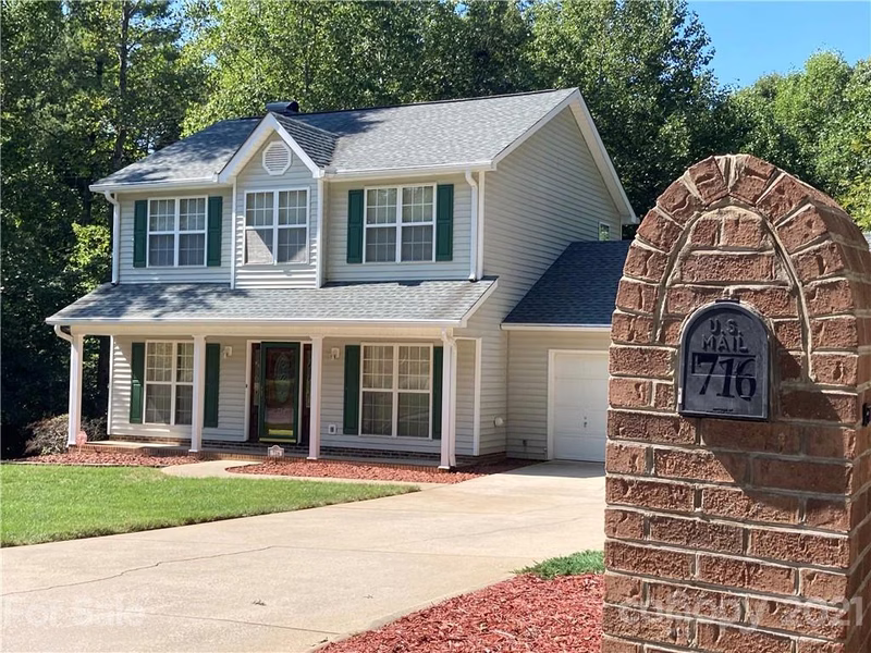 Property image 2 at 716 17th Avenue Drive, Hickory, NC 28602