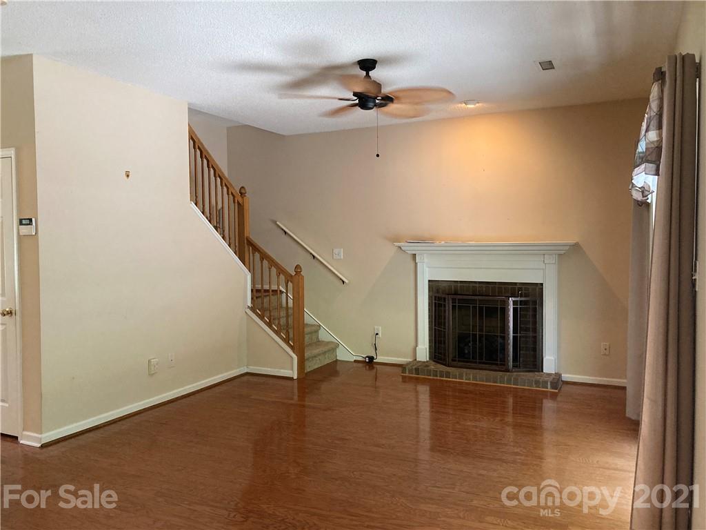 Property image 3 of 716 17th Avenue Drive in Providence Forest, Hickory, NC 28602