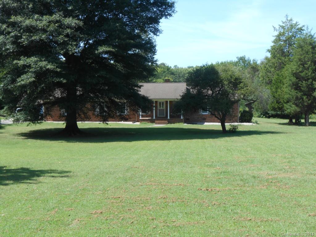 Property image 4 of 815 Brafford Drive in Brafford Farms, Concord, NC 28025