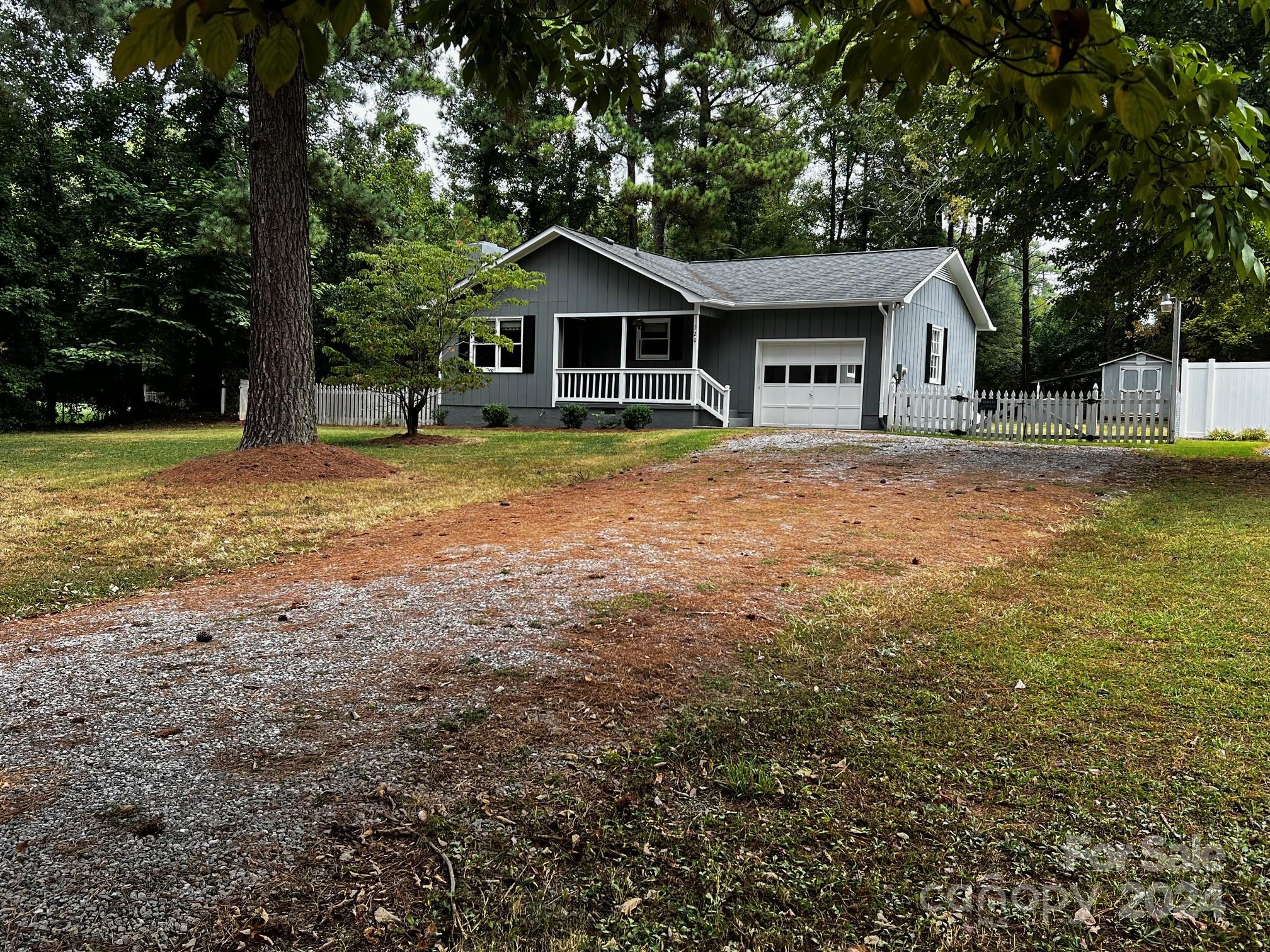 Property image 3 of 320 Chuckwood Road in Holiday Harbor, Mooresville, NC 28117