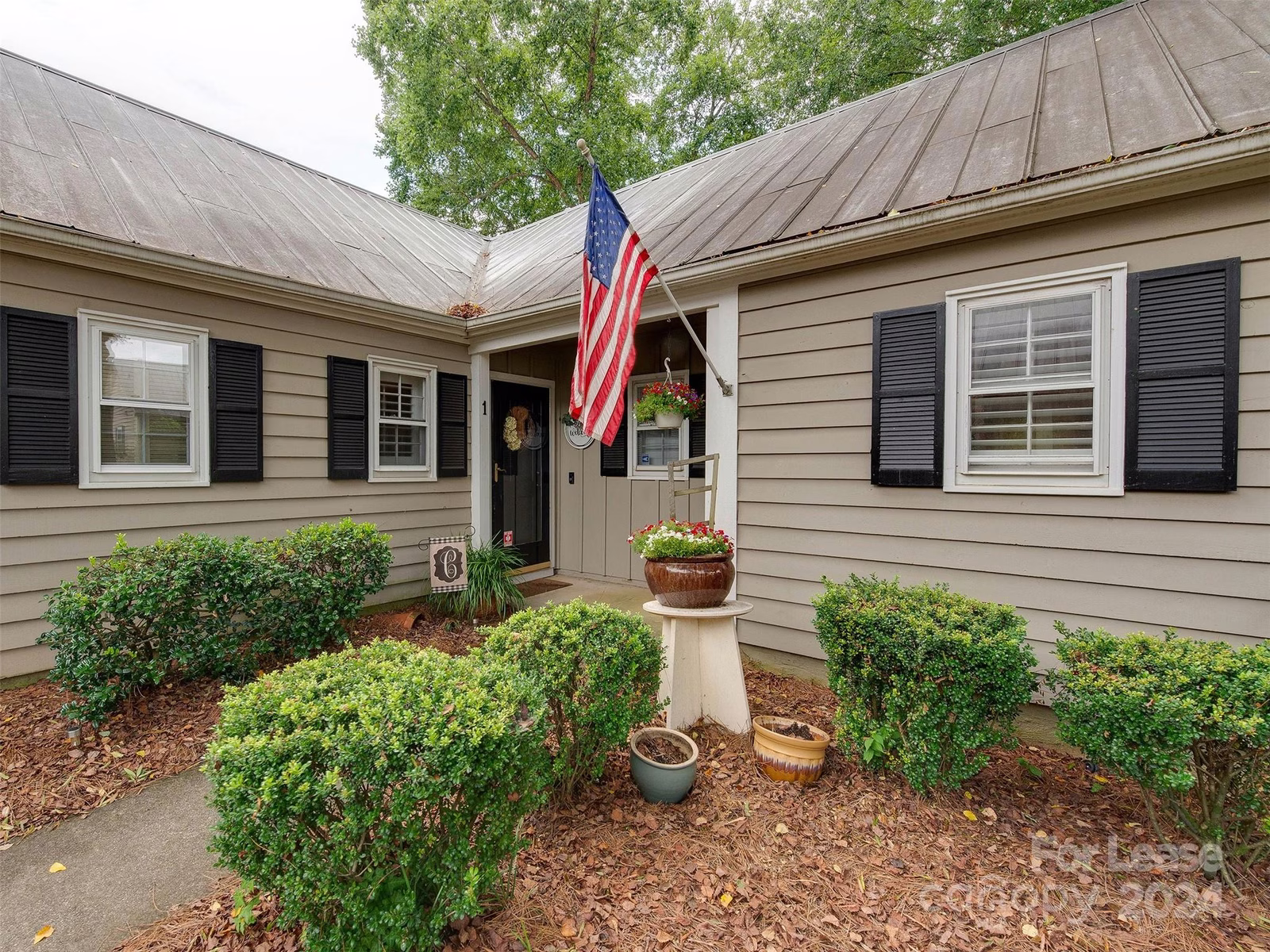 Property image 1 at 3806 Selwyn Farms Lane, Charlotte, NC 28209