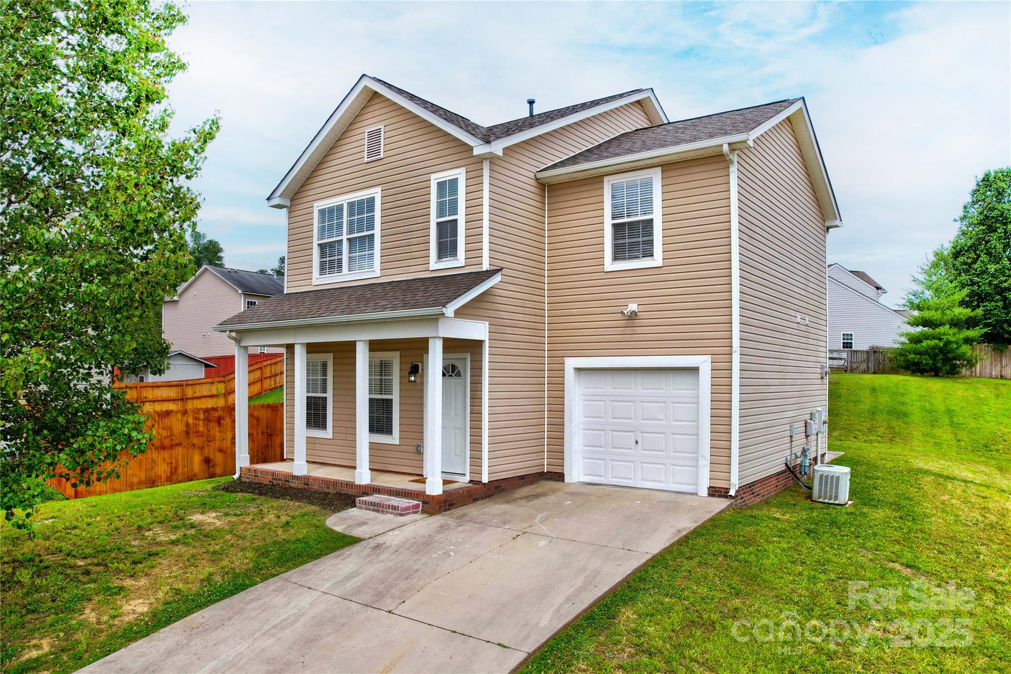 Property image 3 of 915 Harbour View Cove in Harbour Towne, Kannapolis, NC 28083