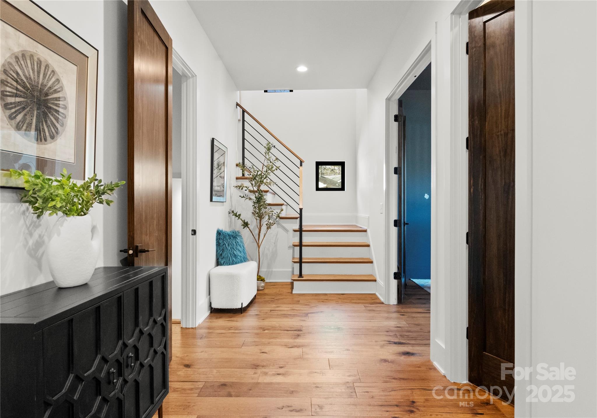 Property image 3 of 5520 Chedworth Drive in Montclaire, Charlotte, NC 28210