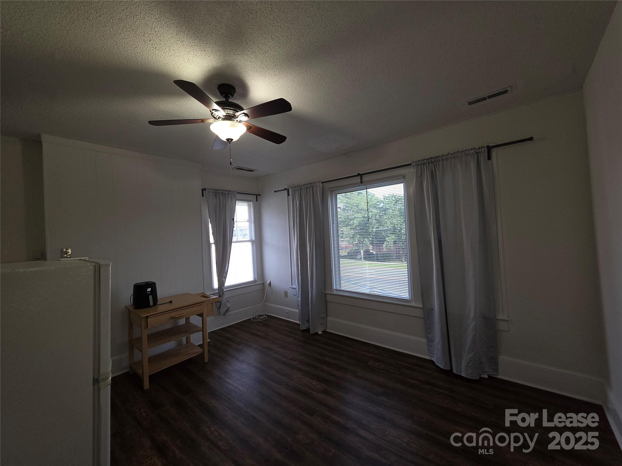 Property image 3 of 823 Central Avenue in Midwood, Charlotte, NC 28204