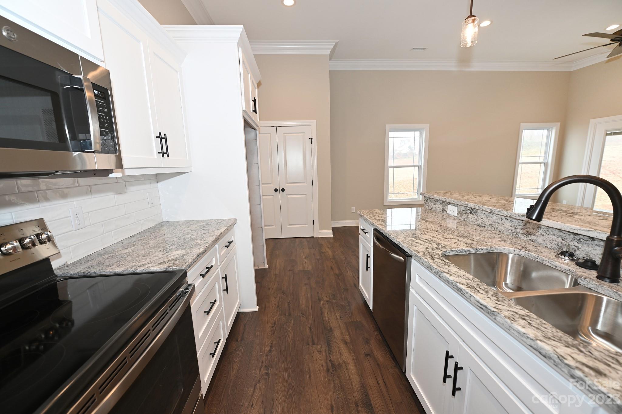 Property image 5 of 4929 Southview Drive in Wallaces View, Hickory, NC 28602