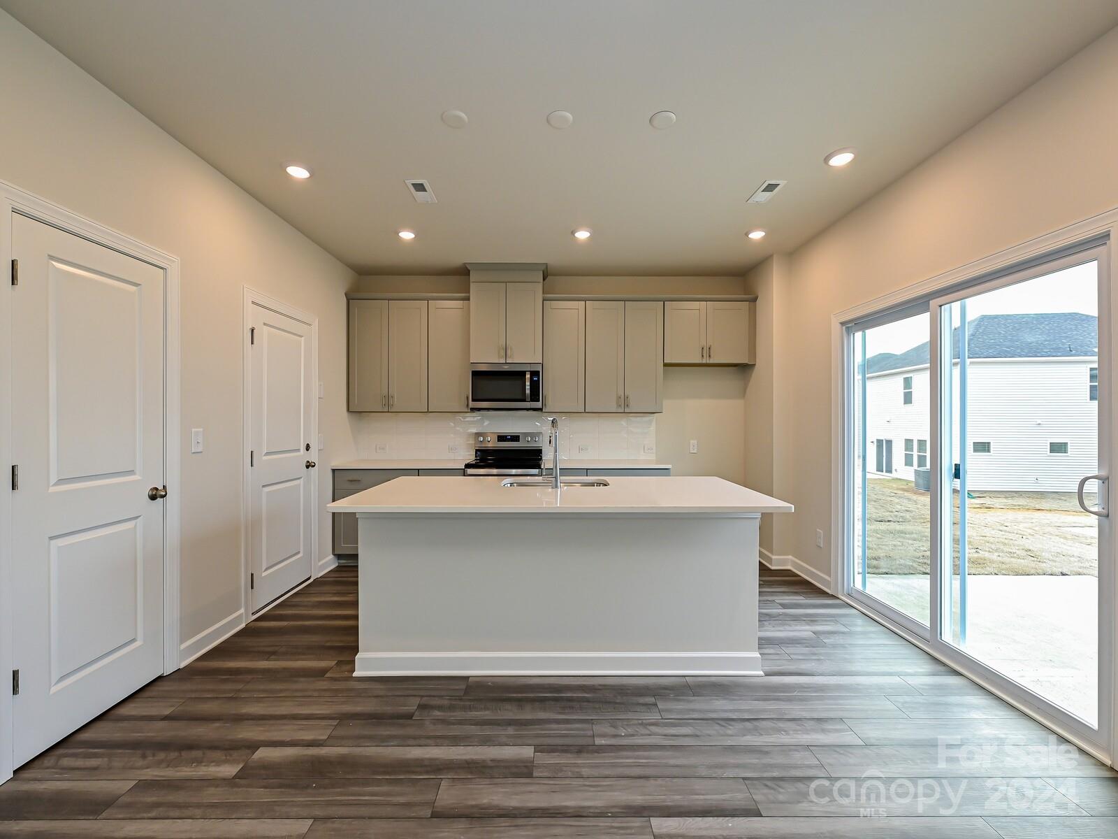 Property image 5 of 4016 Bufflehead Drive in Henderson Manor, Charlotte, NC 28269