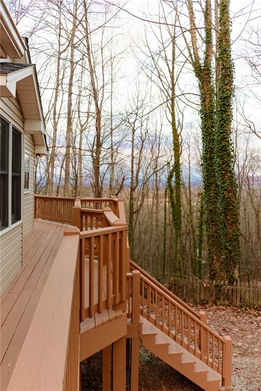 Property image 3 of 180 Ravenwood Lane in Ravenwood Forest, Horse Shoe, NC 28742