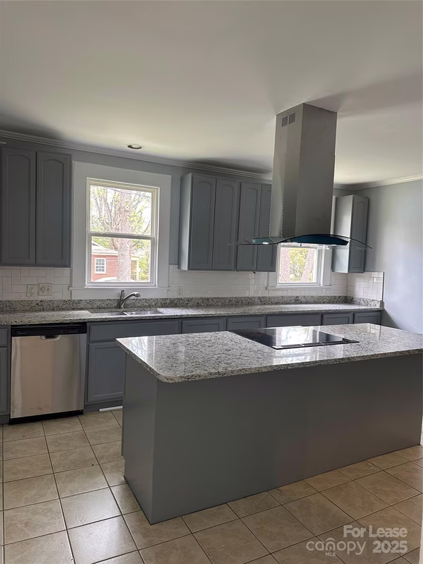 Property image 2 at 4219 Dinglewood Avenue, Charlotte, NC 28205