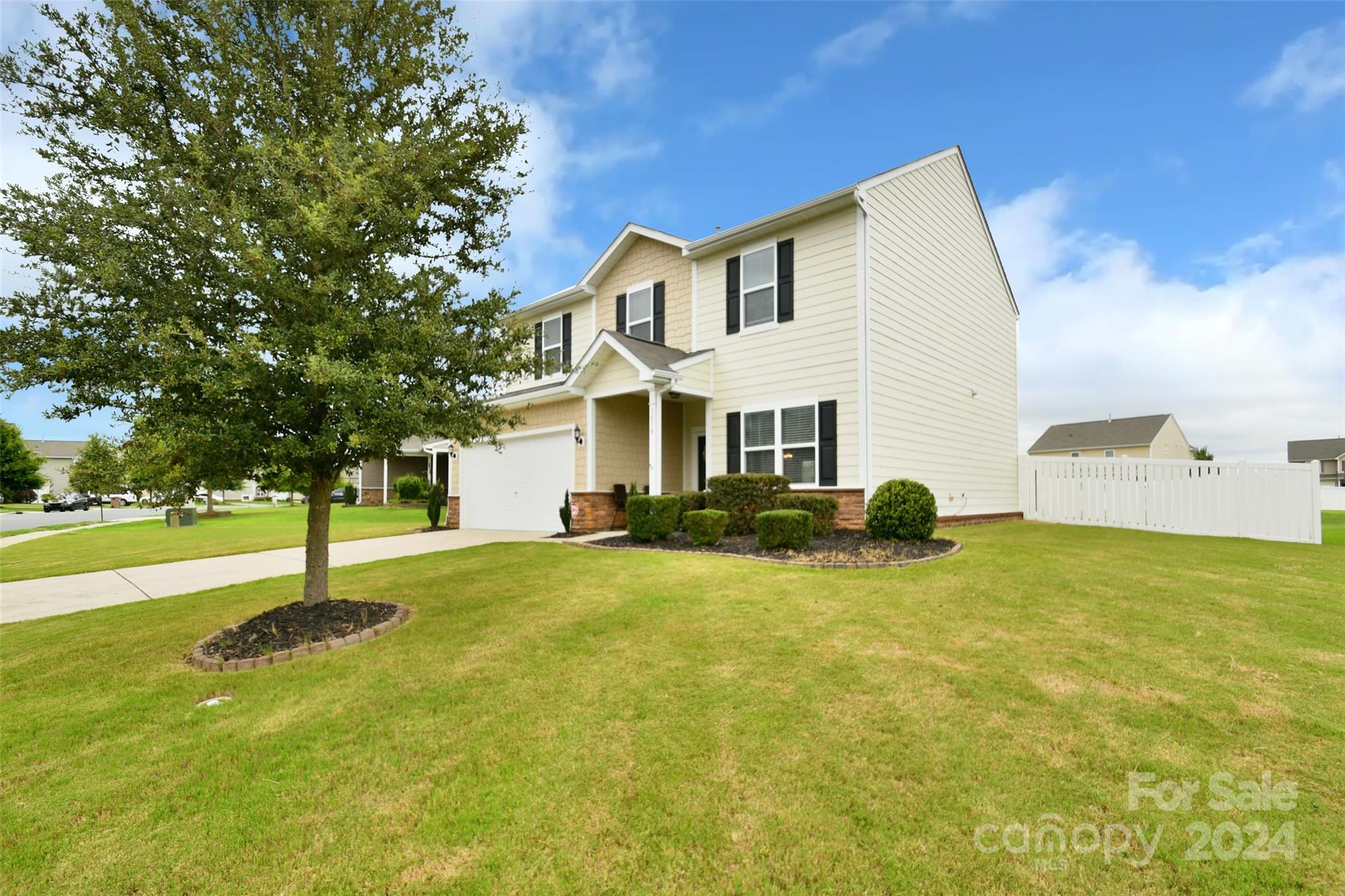 Property image 2 of 1018 Blue Stream Lane in Fieldstone Farm, Indian Trail, NC 28079