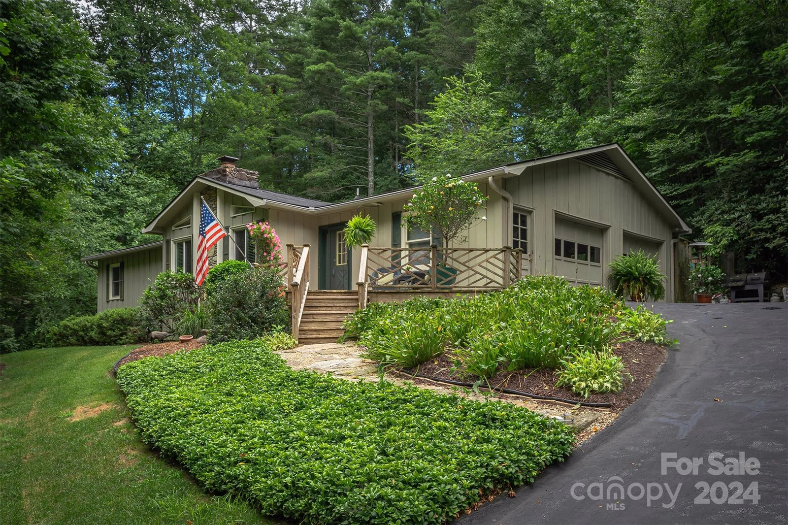 Property image 1 at 145 Larchmont Drive, Hendersonville, NC 28791